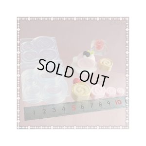 画像2: 【10%OFF 】A047 アートギャラリーフローレ ソフトモールド Lovely Sweets C-553 ロールケーキ（小）